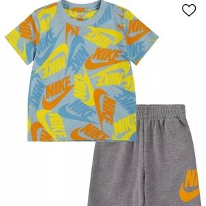 NWT Nike Toddler Boys Futura Toss T-shirt and Shorts, 2 Piece Set, 3T